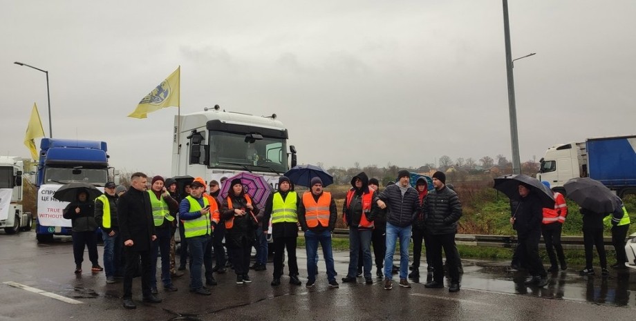 Українські перевізники готові надати відповідь на дії польських фермерів