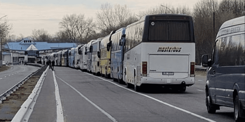 Поляки почали блокувати рух автобусів