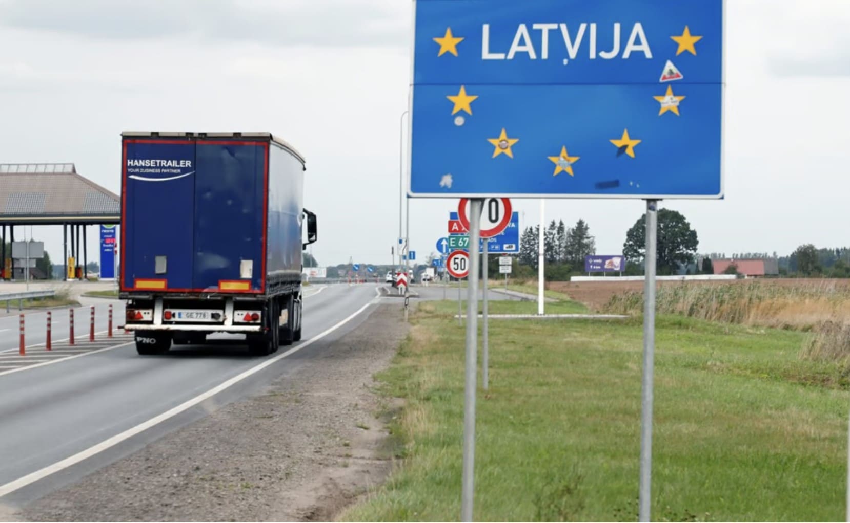Латвія заборонила ввезення товарів із росії